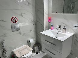 Four Seasons Apartment in Athens