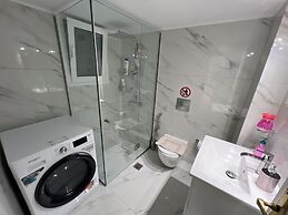 Four Seasons Apartment in Athens