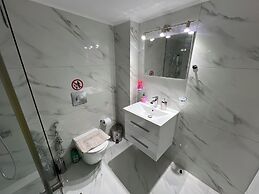 Four Seasons Apartment in Athens