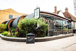 Cozy Luxury City Apartment in Central Bracknell