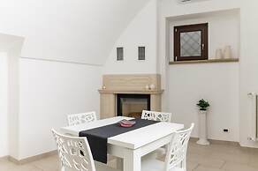 Sant Oronzo View Apartment by Wonderful Italy