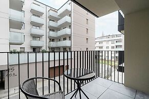 Studio With Balcony for 2 by Renters