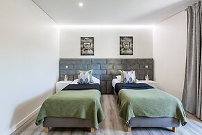 Porto City Holidays by Douro River