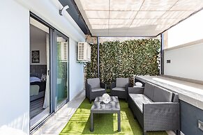 Porto City Holidays by Douro River