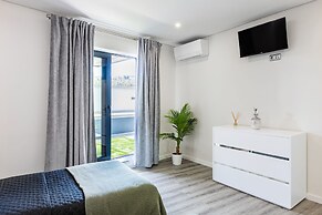 Porto City Holidays by Douro River