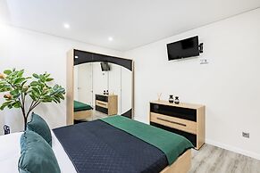 Porto City Holidays by Douro River