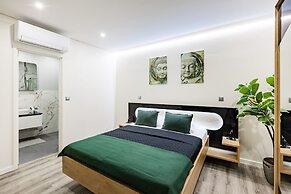 Porto City Holidays by Douro River