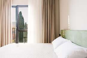 Doors Hotel