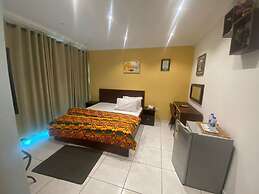 ULTIMATE HOTEL