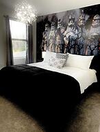 Beautiful Brand New Waterfront Retreat!1689st 8 Bedroom Home by RedAwn