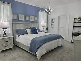 Beautiful Brand New Waterfront Retreat!1689st 8 Bedroom Home by RedAwn