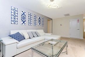 Rare!lake Front Pool/spa, Close To Clubhouse-1691c 6 Bedroom Home