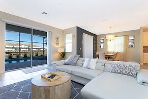 Rare!lake Front Pool/spa, Close To Clubhouse-1691c 6 Bedroom Home