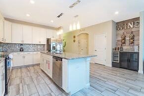 Rare!lake Front Pool/spa, Close To Clubhouse-1691c 6 Bedroom Home