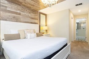 Rare!lake Front Pool/spa, Close To Clubhouse-1691c 6 Bedroom Home