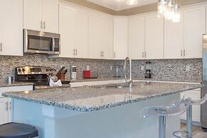 Rare!lake Front Pool/spa, Close To Clubhouse-1691c 6 Bedroom Home