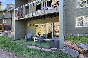 Riverside A03 2 Bedroom Condo by RedAwning