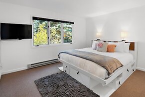 Riverside A03 2 Bedroom Condo by RedAwning