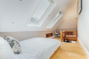 Ajax Loft 1 Bedroom Apts by RedAwning