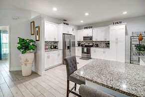 Lanai, Private Pool: Lehigh Acres Home