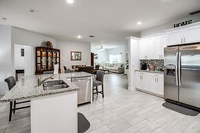 Lanai, Private Pool: Lehigh Acres Home