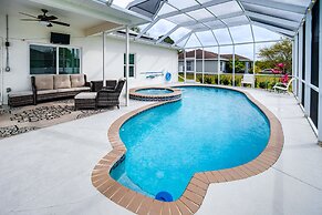 Lanai, Private Pool: Lehigh Acres Home