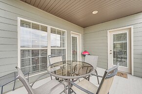 Branson Condo w/ Pool ~ 3 Mi to Silver Dollar City