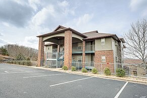 Branson Condo w/ Pool ~ 3 Mi to Silver Dollar City