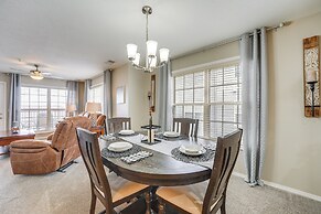 Branson Condo w/ Pool ~ 3 Mi to Silver Dollar City