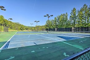 Branson Condo w/ Pool ~ 3 Mi to Silver Dollar City