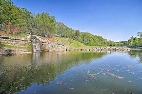 Branson Condo w/ Pool ~ 3 Mi to Silver Dollar City