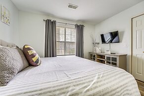 Inviting Condo w/ Pool Access, Near Branson Strip!