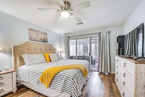 Inviting Condo w/ Pool Access, Near Branson Strip!