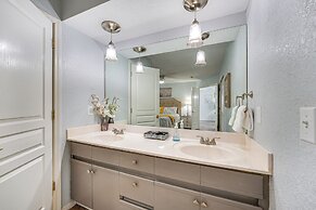 Inviting Condo w/ Pool Access, Near Branson Strip!