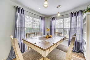 Inviting Condo w/ Pool Access, Near Branson Strip!