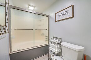 Inviting Condo w/ Pool Access, Near Branson Strip!