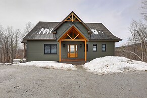 Mountain-view Home in Stoneham w/ Hot Yoga Studio!