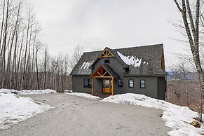 Mountain-view Home in Stoneham w/ Hot Yoga Studio!