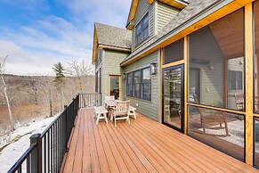 Mountain-view Home in Stoneham w/ Hot Yoga Studio!