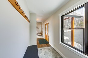 Mountain-view Home in Stoneham w/ Hot Yoga Studio!