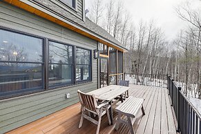 Mountain-view Home in Stoneham w/ Hot Yoga Studio!