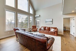 Mountain-view Home in Stoneham w/ Hot Yoga Studio!