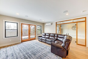 Mountain-view Home in Stoneham w/ Hot Yoga Studio!