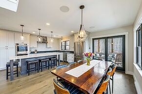 Mountain-view Home in Stoneham w/ Hot Yoga Studio!
