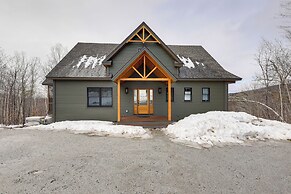 Mountain-view Home in Stoneham w/ Hot Yoga Studio!