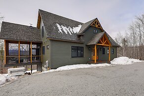Mountain-view Home in Stoneham w/ Hot Yoga Studio!