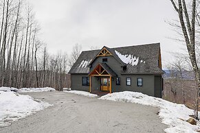 Mountain-view Home in Stoneham w/ Hot Yoga Studio!