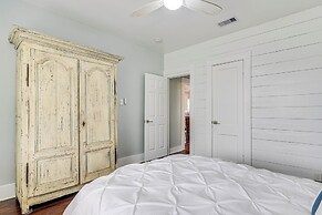 4 Mi to Moody Gardens: Galveston Home w/ Grill