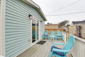 4 Mi to Moody Gardens: Galveston Home w/ Grill