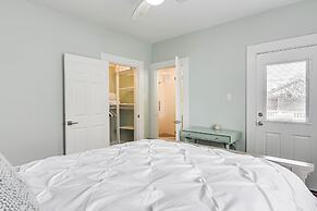 4 Mi to Moody Gardens: Galveston Home w/ Grill